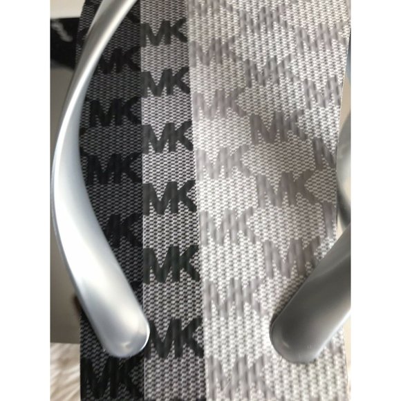 Women’s Sandals Flip Flops Size 10 Michael Kors Silver Grey RX20B - Picture 7 of 11